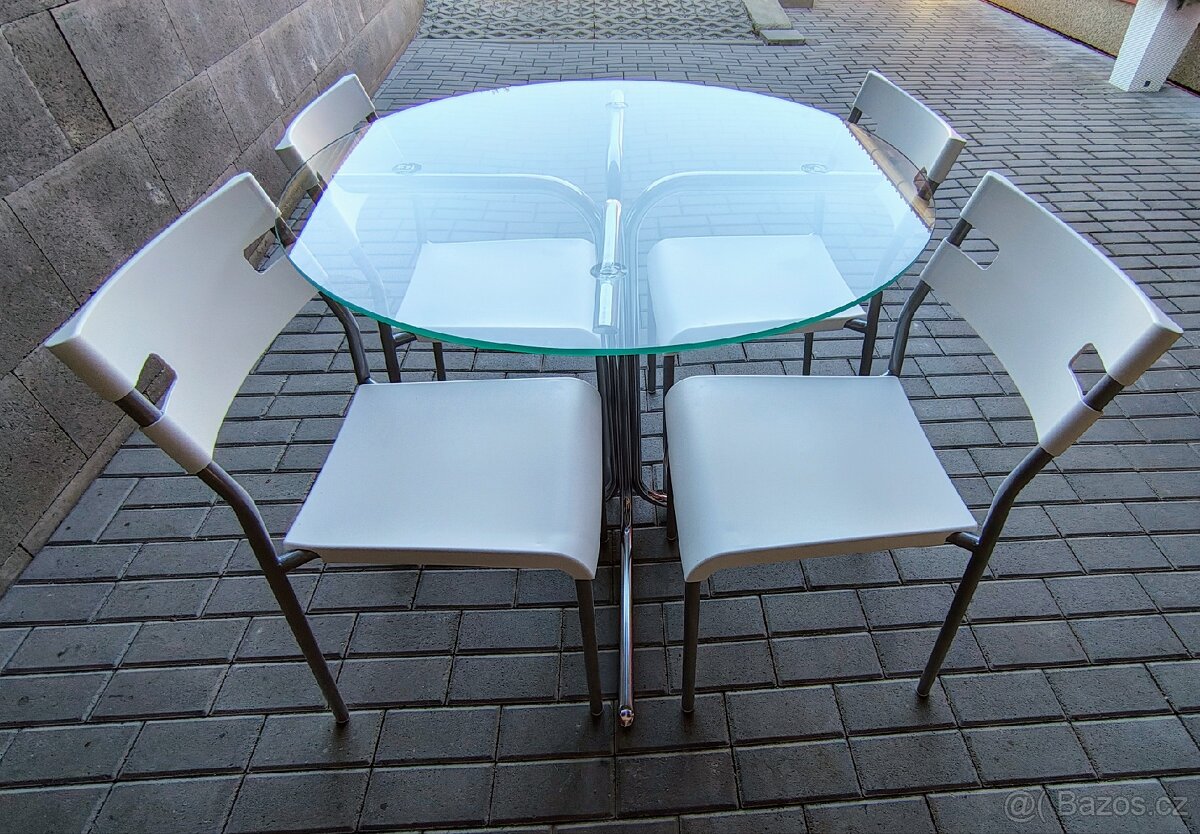 Skleněný jídelní stůl+ 4 židle