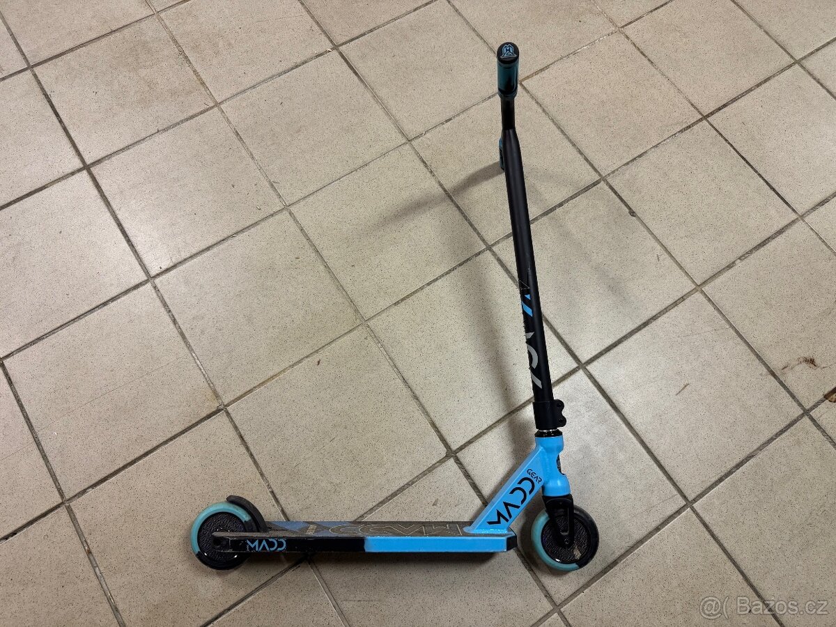 Dětská freeride koloběžka Maad Gear Kick pro