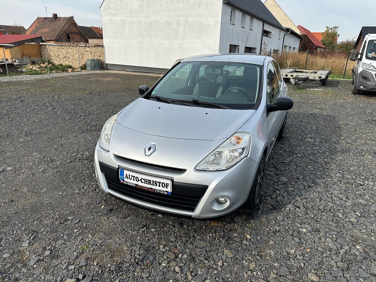 Renault Clio 1,2i 55KW PALUBNÍ POČÍTAČ