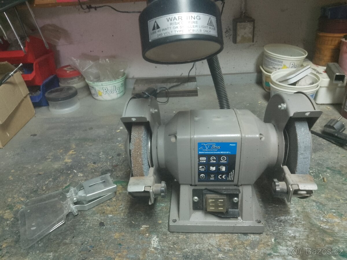 Stolní malá bruska