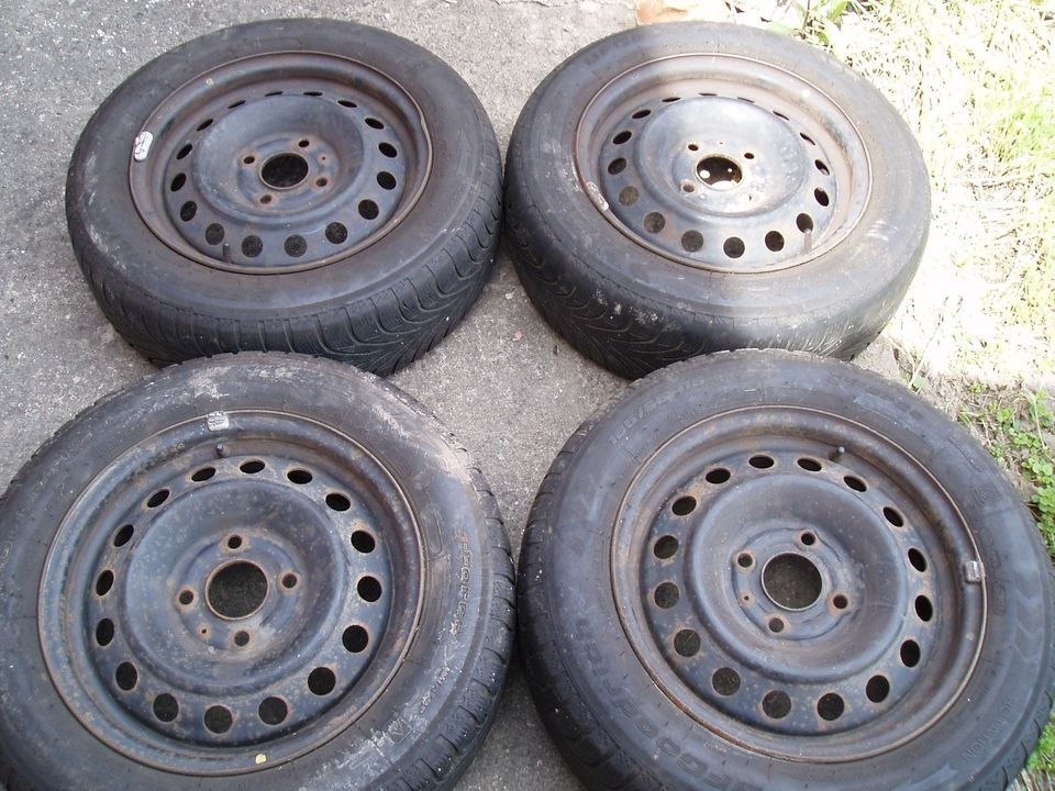 4x 15" plechové disky na NISSAN.