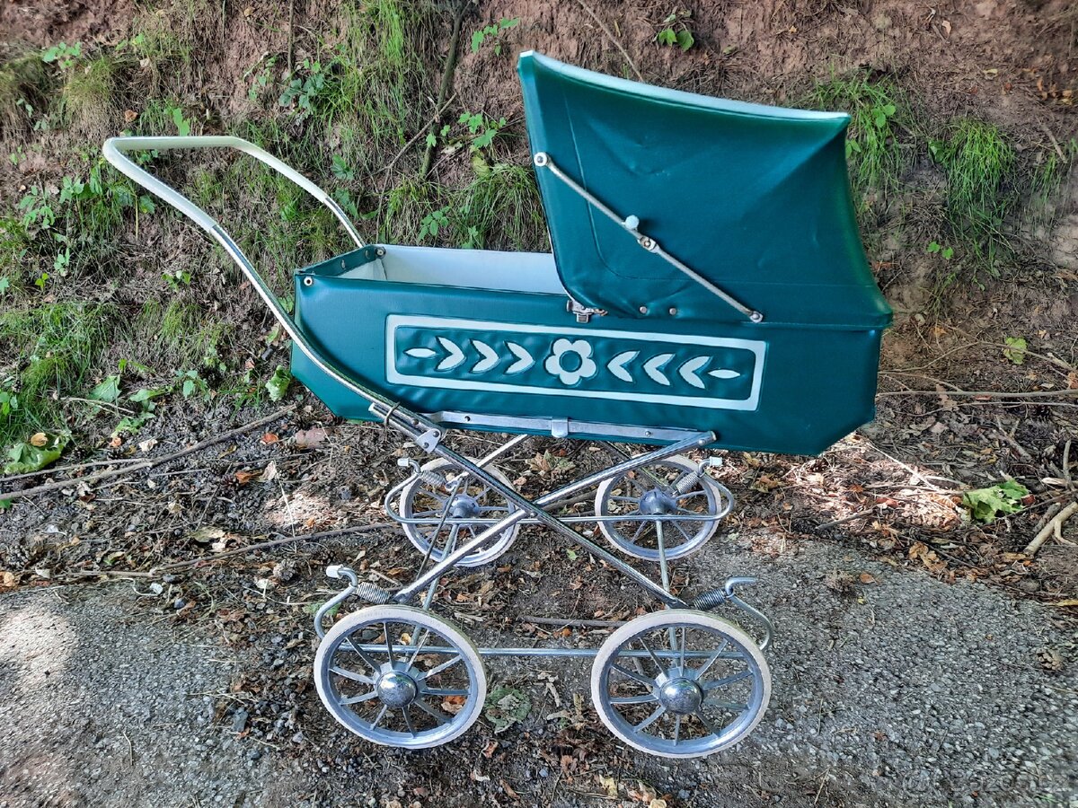 Prodám starý dětský kočárek Liberta