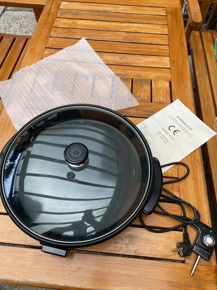 Elektrická pečící pánev