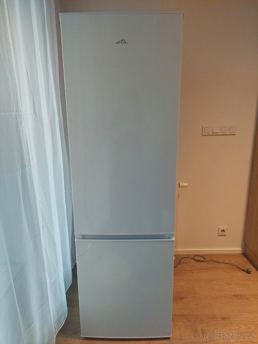 Lednice s mrazákem ETA 2543 90000F