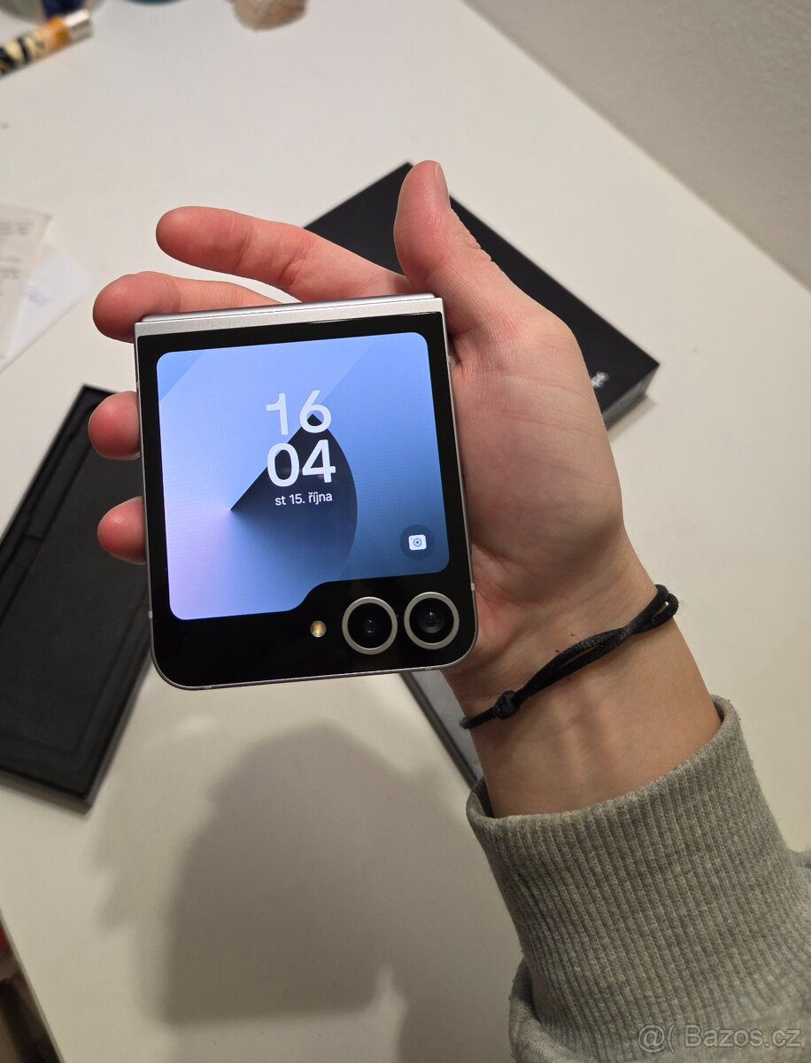 Samsung Galaxy Z Flip 6 12/256 GB