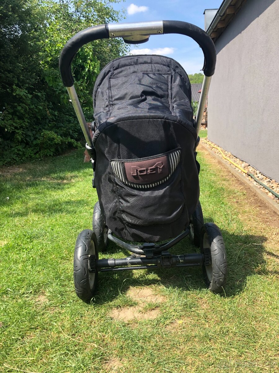 Sportovní kočárek MUTSY