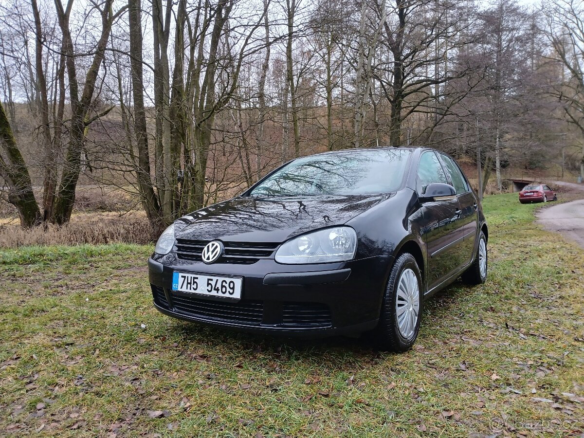 Vw golf5 1.4 55kw benzín Nová STK