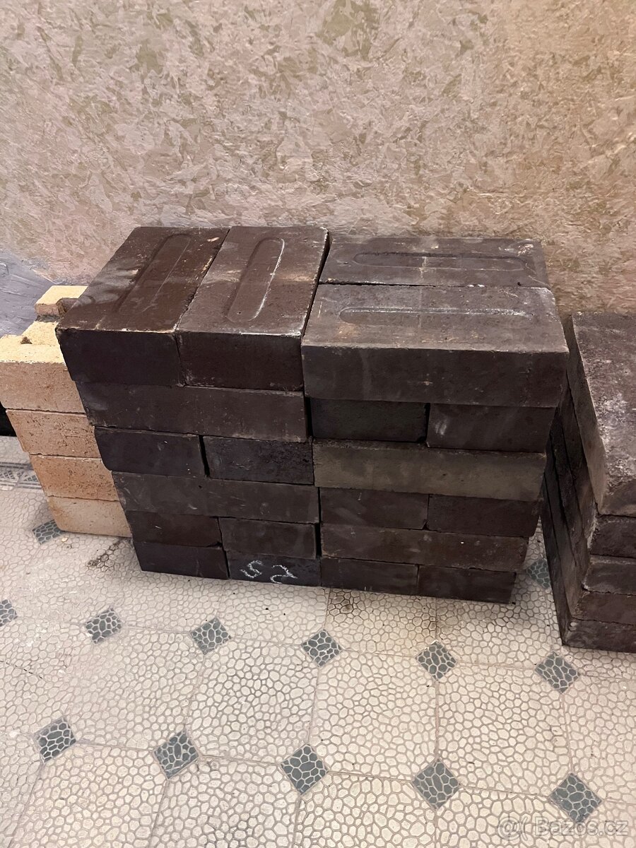 Magneziove cihly z aku