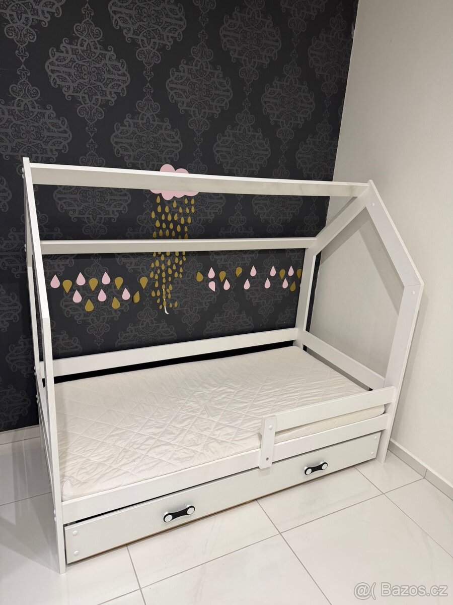 Domečková postýlka