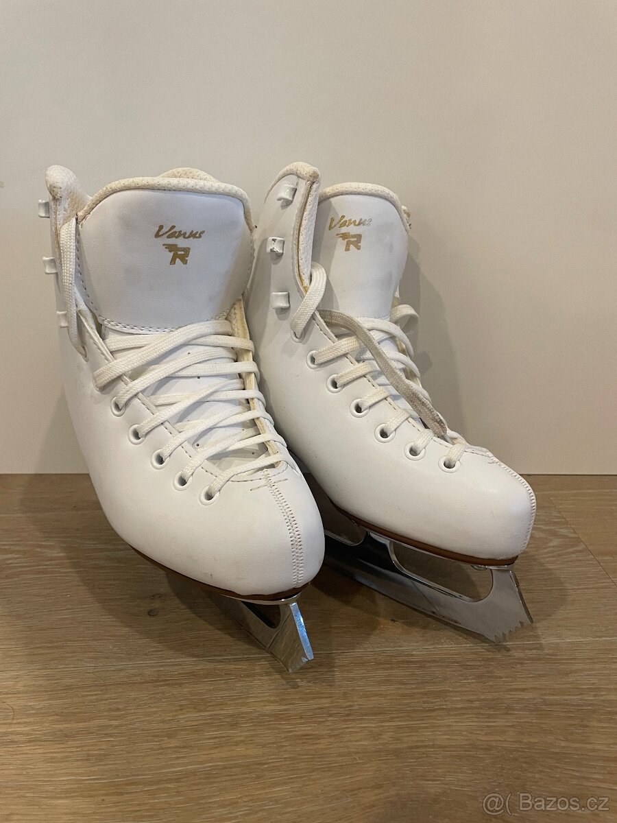 Dětské brusle na krasobrusleni Risport