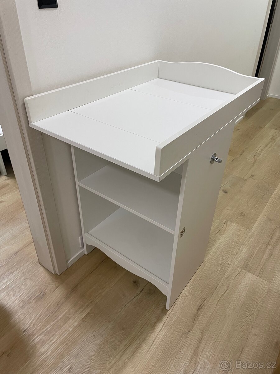 Přebalovací pult IKEA