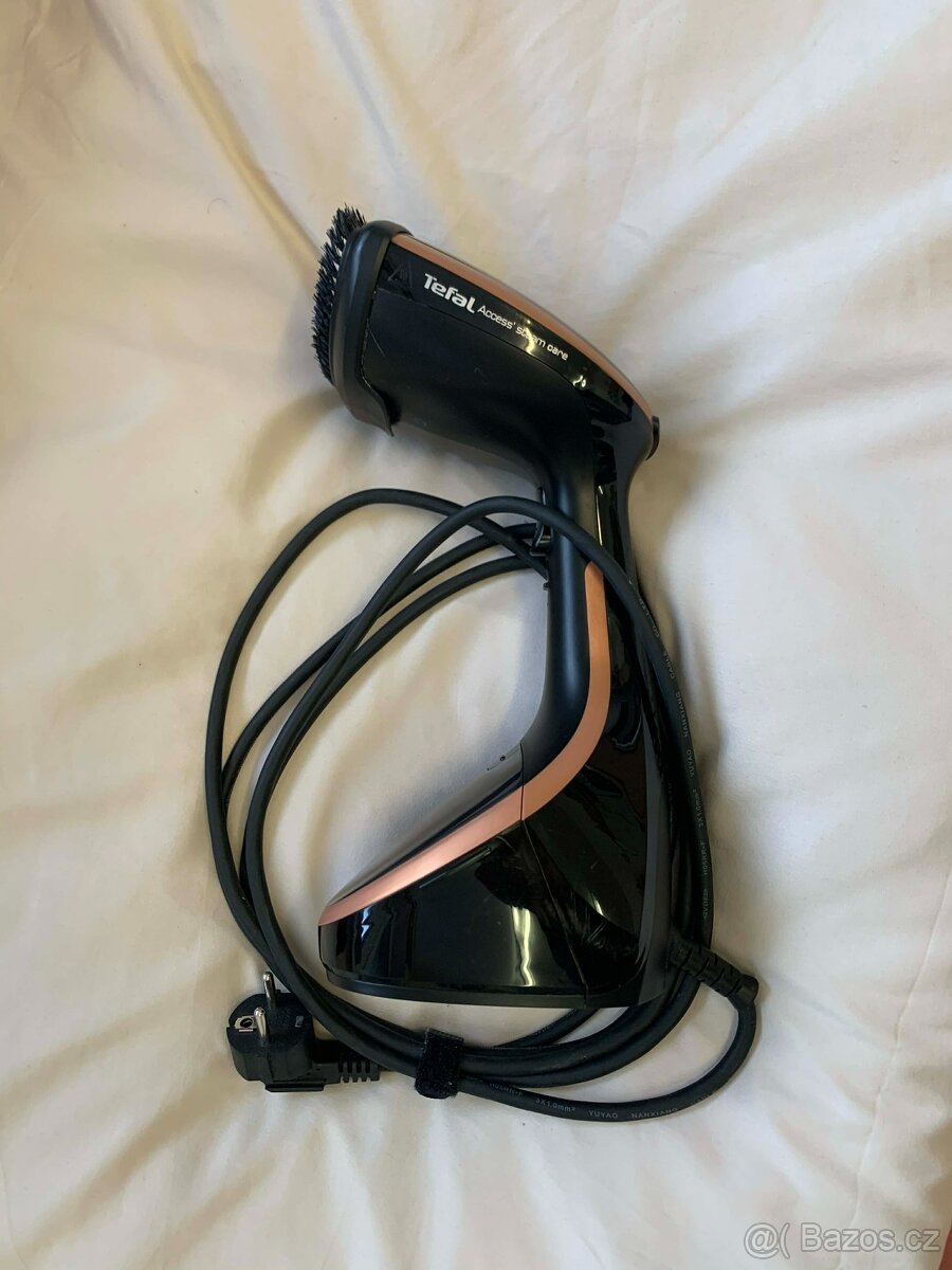 Napařovač oděvů Tefal ACCESS STEAM CARE