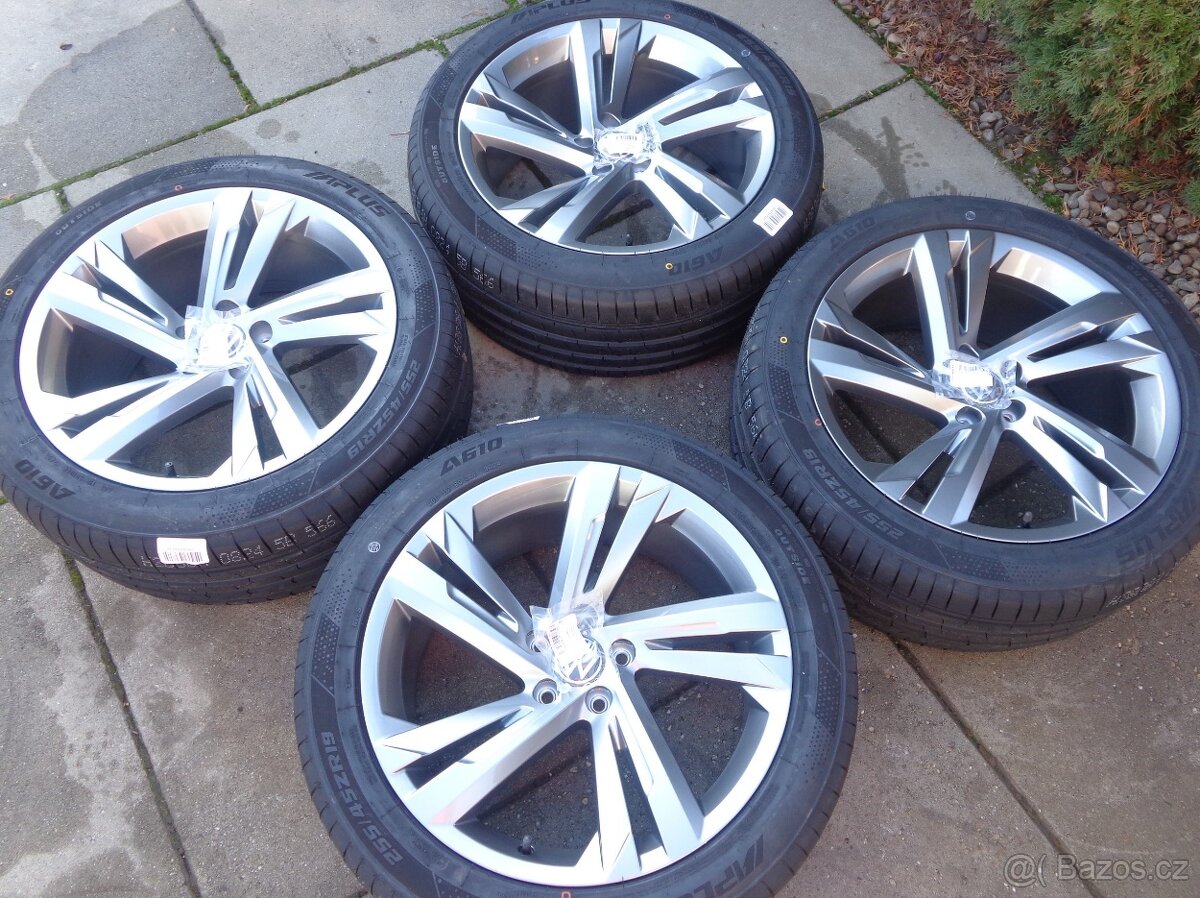 Volkswagen Tiguan Skoda Kodiaq original letna sada kol R19