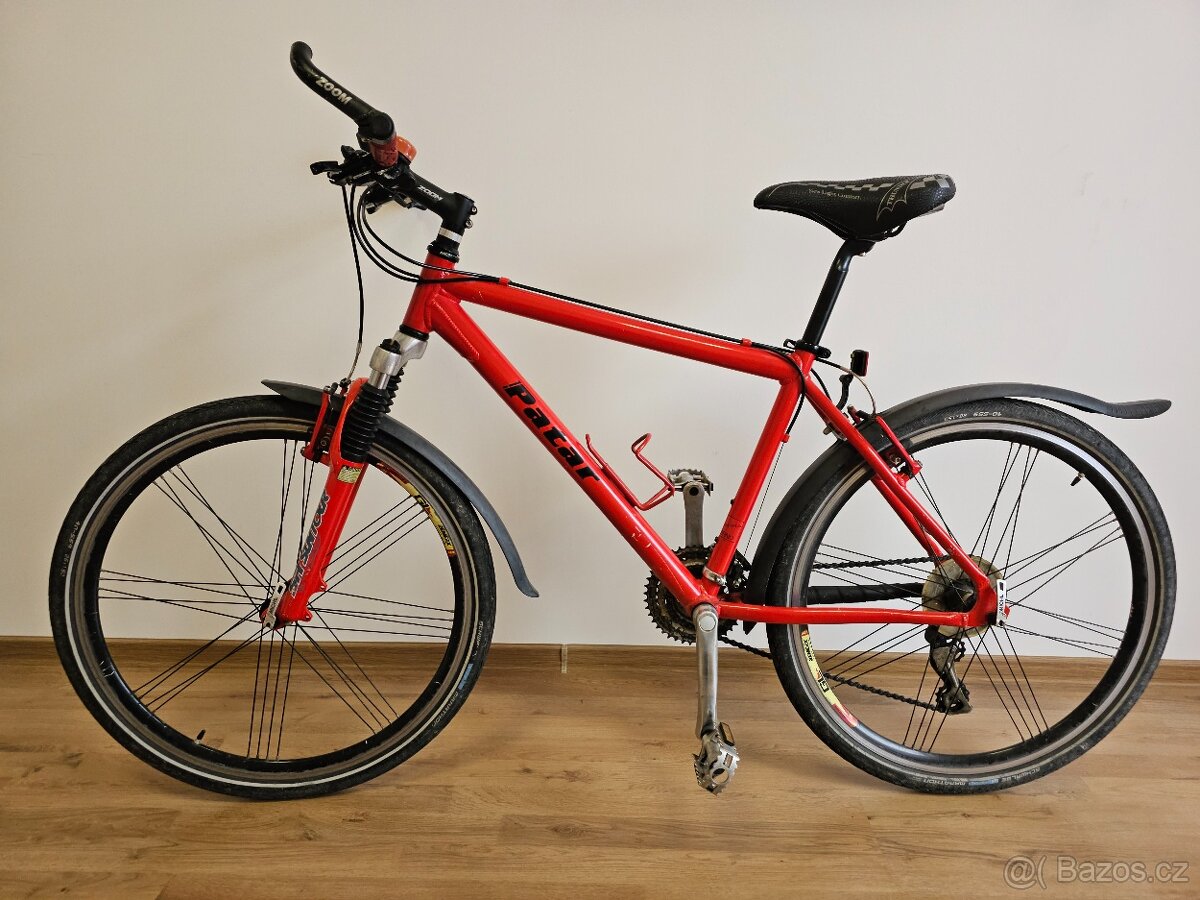 Trekové kolo Patar, rám hliník 17 (43 cm), jeté ženou
