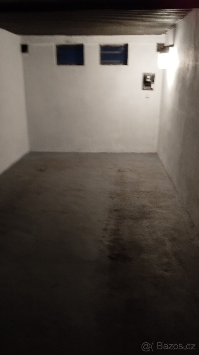 Dlouhodobý pronájem garáže