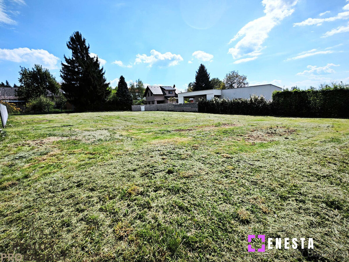 Stavební pozemek 825 m2 v Říčanech, Říčany u Prahy