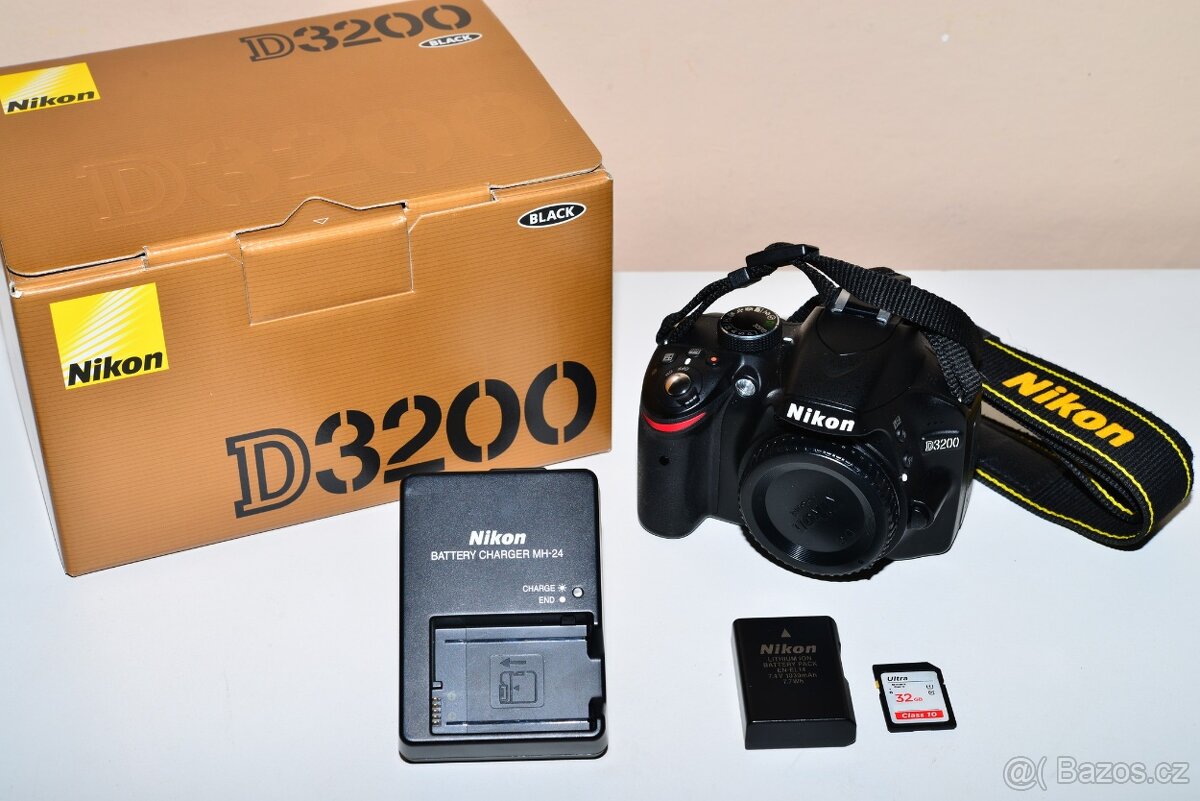 Nikon D3200 + příslušenství