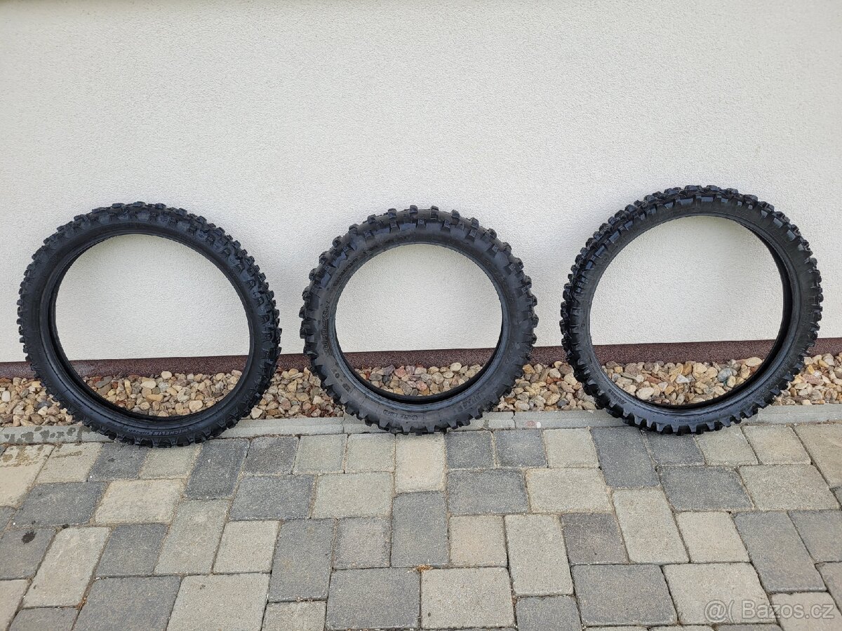 Pneu cross 100/90-21, 140/80-18, 90/90-21 jeté