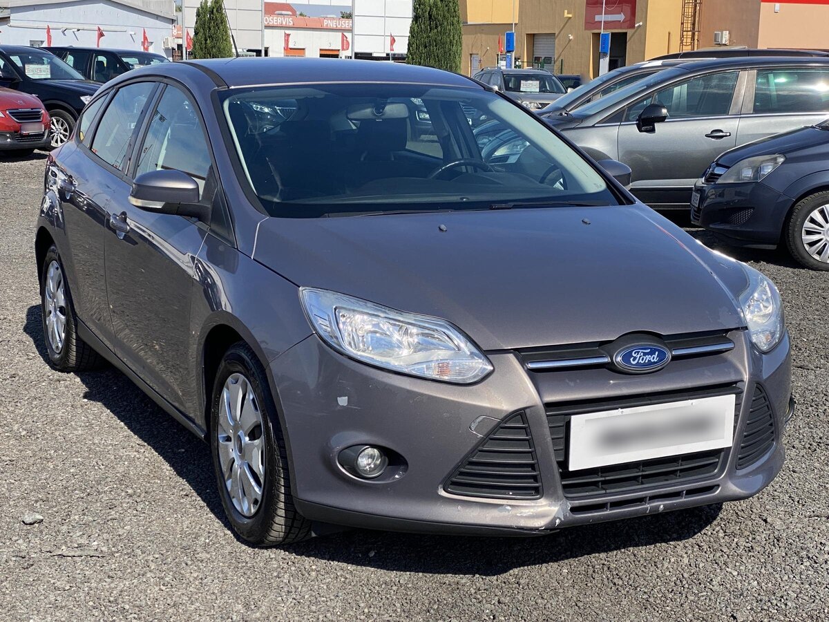 Ford Focus 1.6 i , 77 kW benzín, 2012