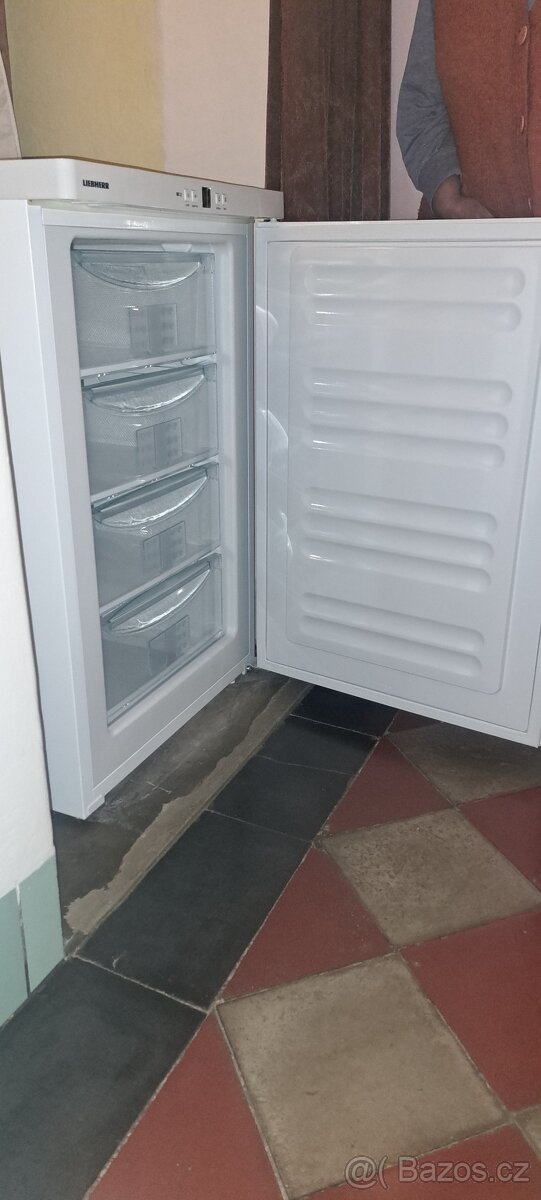 Mrazák 102 litrů