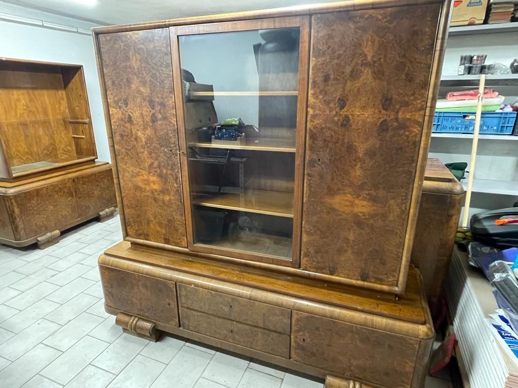 Prodám starožitnou knihovnu
