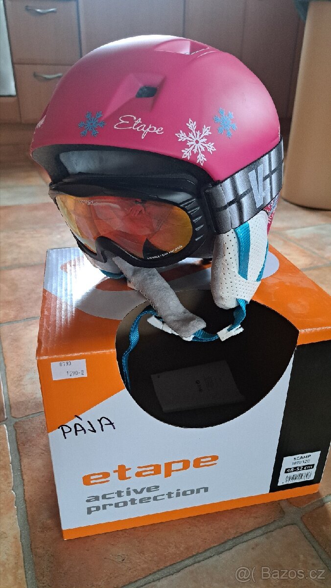 Prodám novou dětskou přilbu na lyže vč. brýlí.