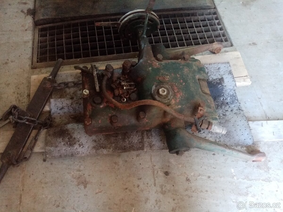Víko hydrauliky zetor 3011