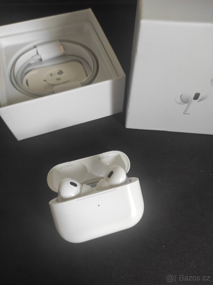 Fake Apple AirPods Pro 2