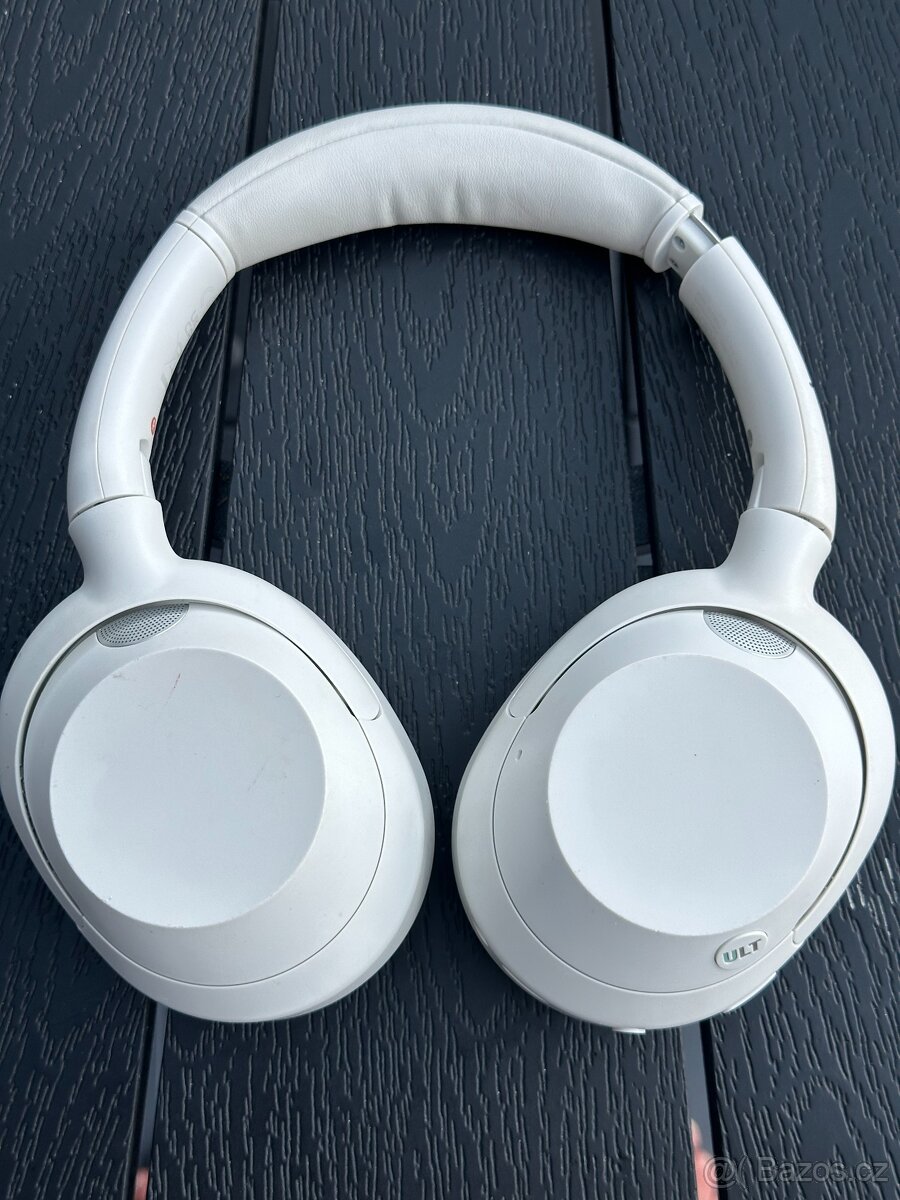 Bluetooth sluchátka SONY ULT WEAR bílá