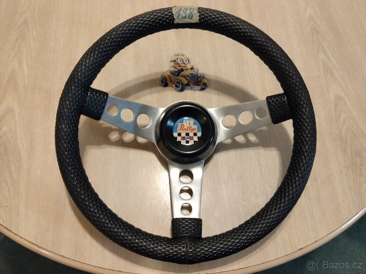 105-136 RAPID "KOLÍŇÁK" SPORT0VNÍ VOLANT ŠK0DA