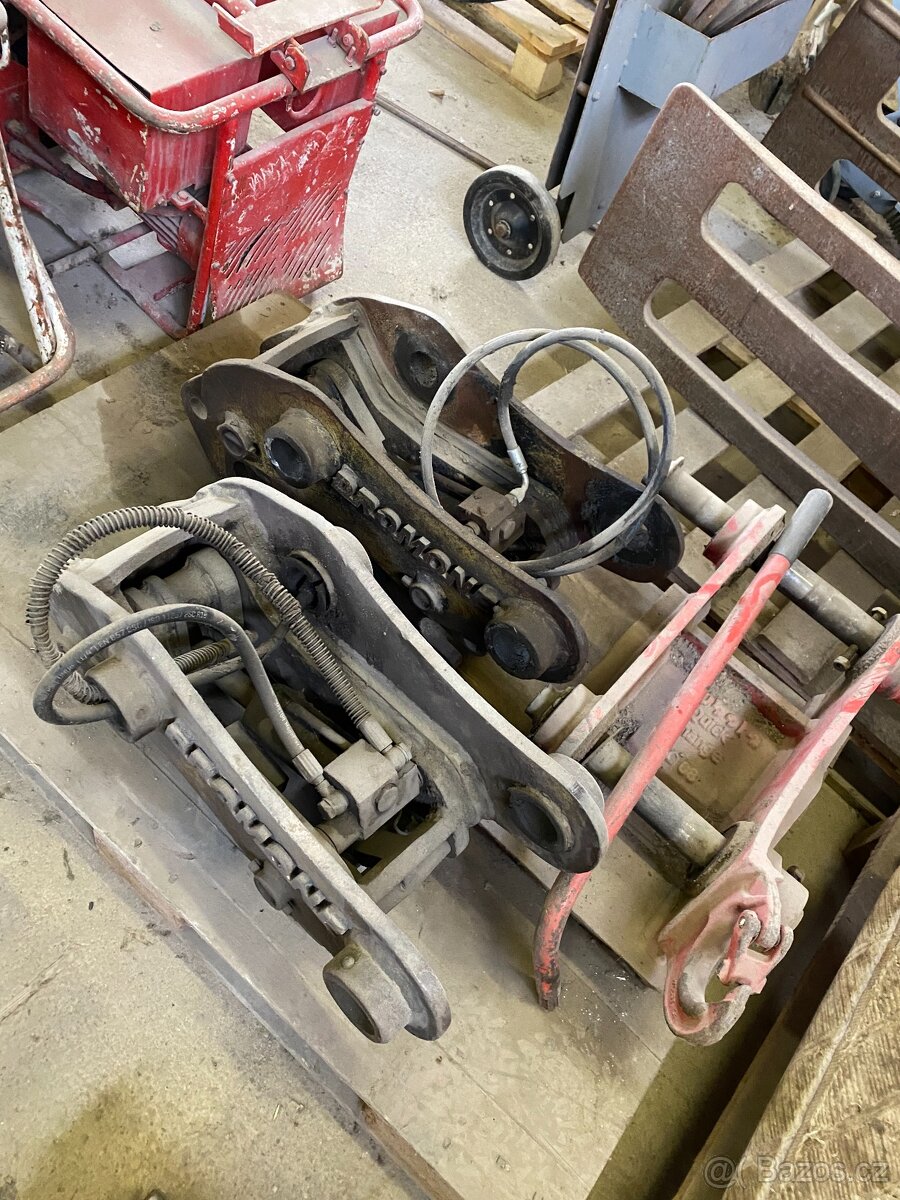 Rychloupínák JCB 2CX/3CX