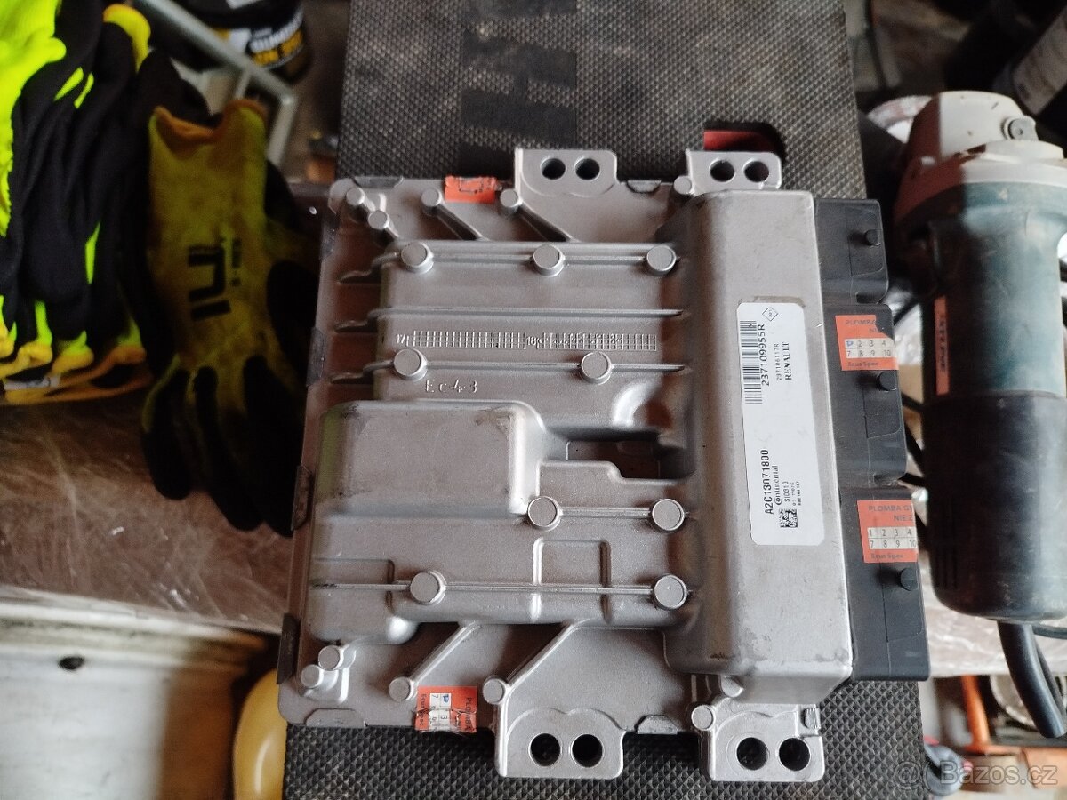 Prodám novou řídící jednotku Renault master 2019