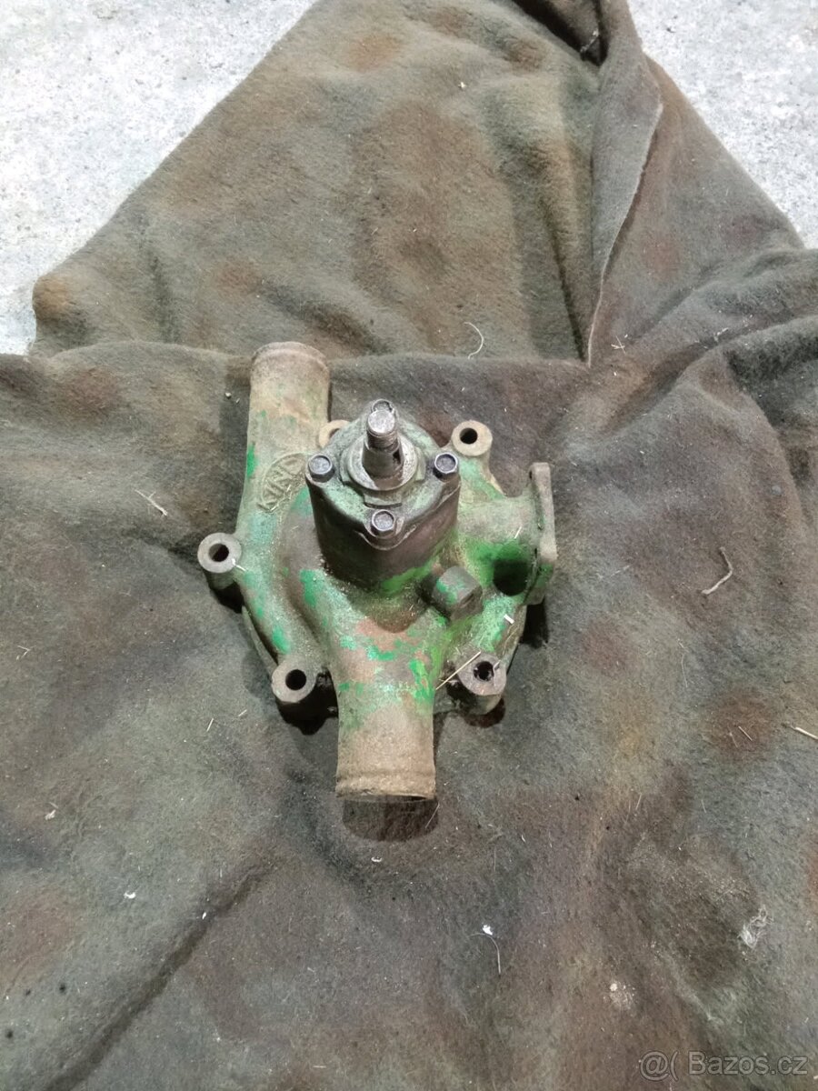 Zetor super 35 vodní čerpadlo