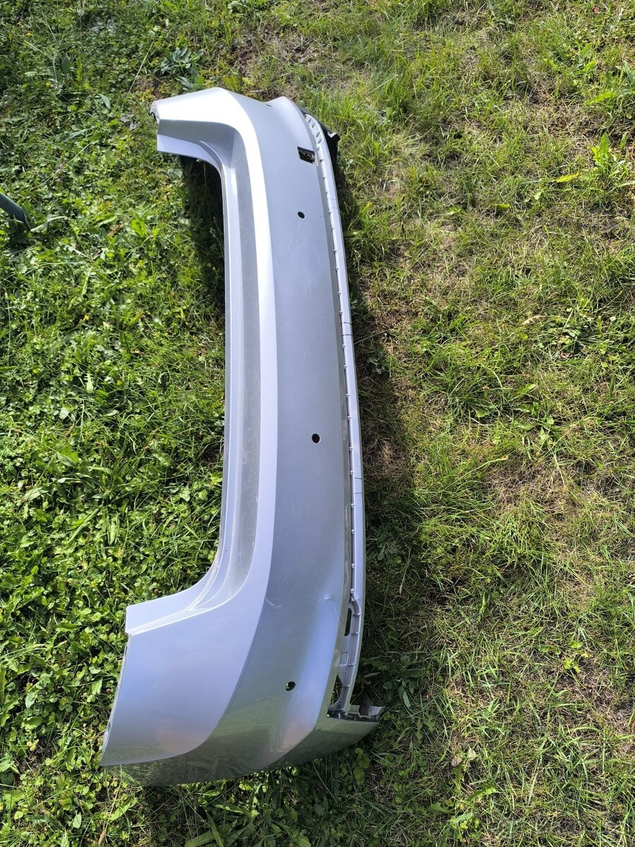 Zadní  nárazník ŠKODA Fabia 4