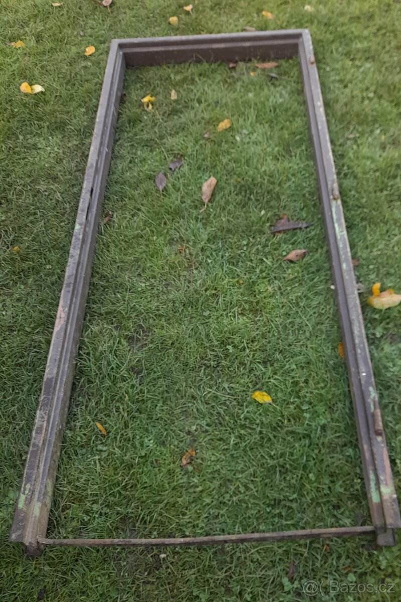 Kovové zárubně 70 cm pravé