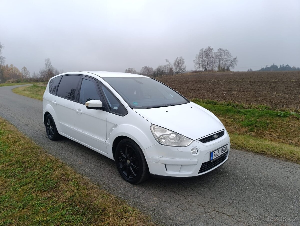 Ford S-Max 2.5i TURBO / 162KW /  VÝHŘEV / KLIMA / SERVIS /