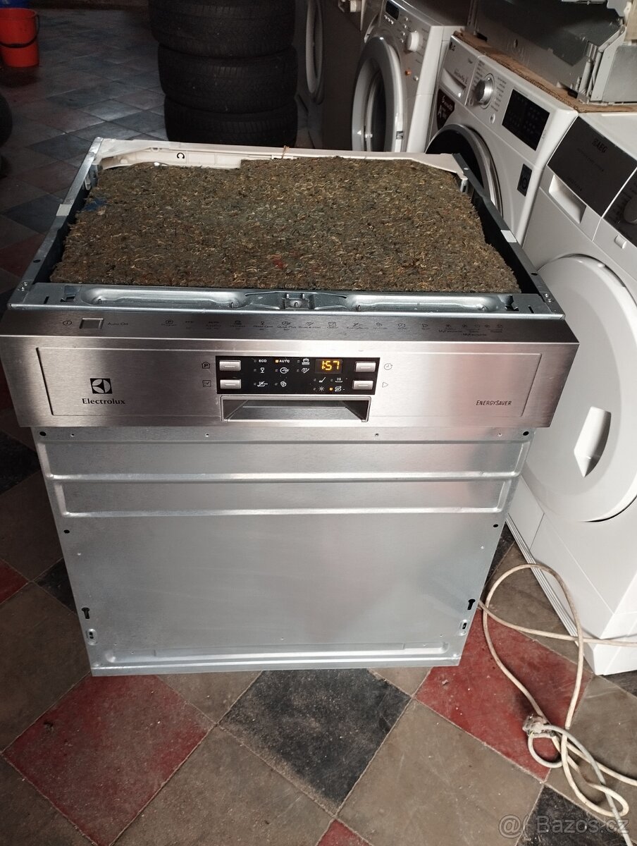 Vestavná nerezová myčka zn.Electrolux