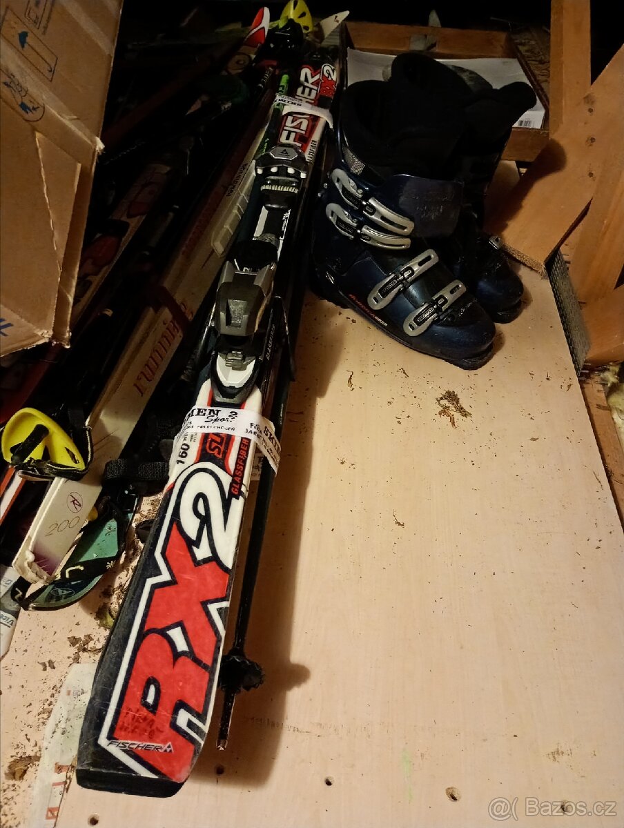 Lyže 160cm a lyžáky 43, hůlky