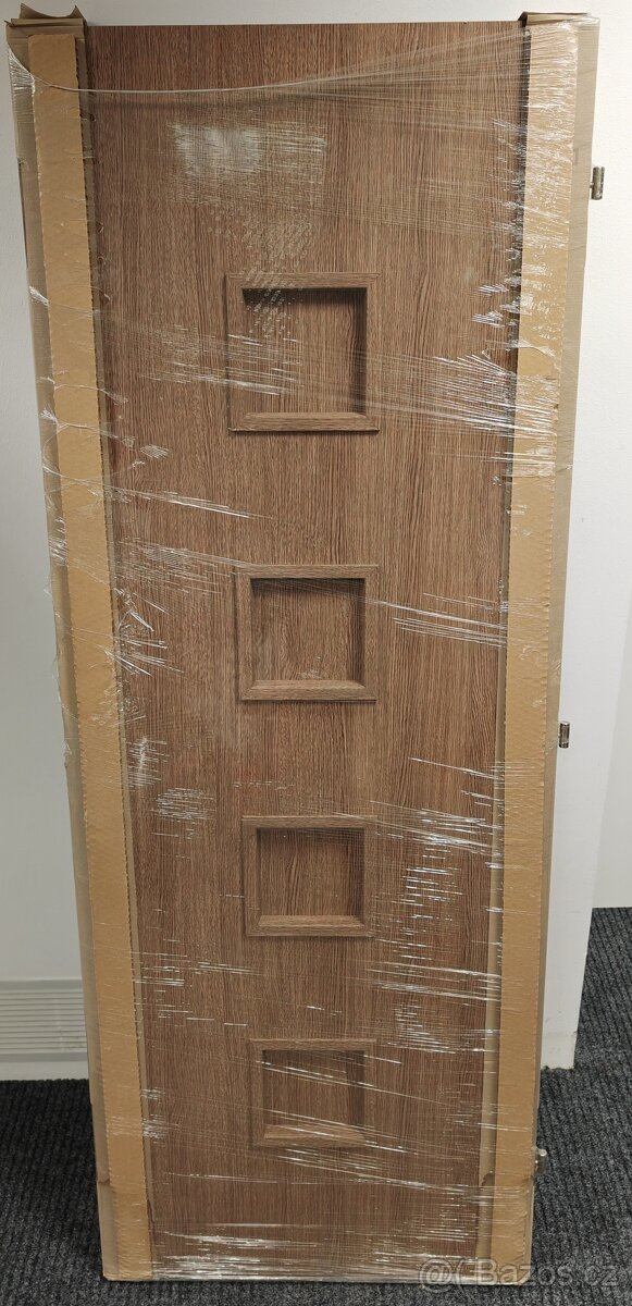 Interiérové dveře 2ks MASONITE 70/ plné s čtvercovým vzorem