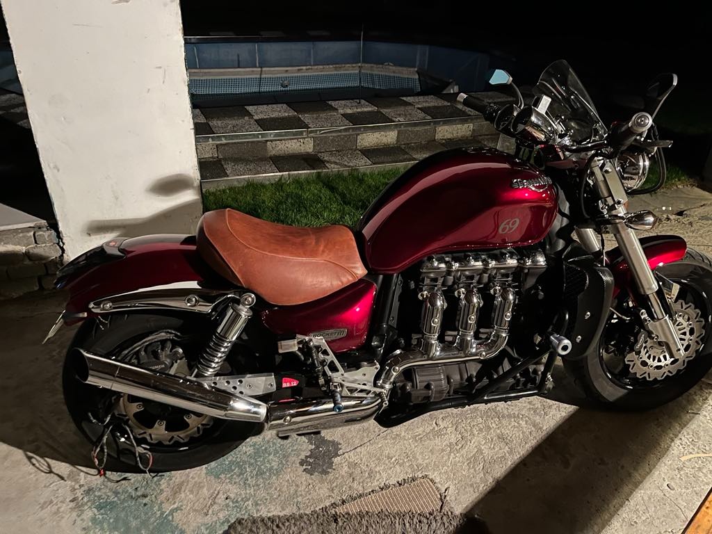 Prodám Triumph Rocket3