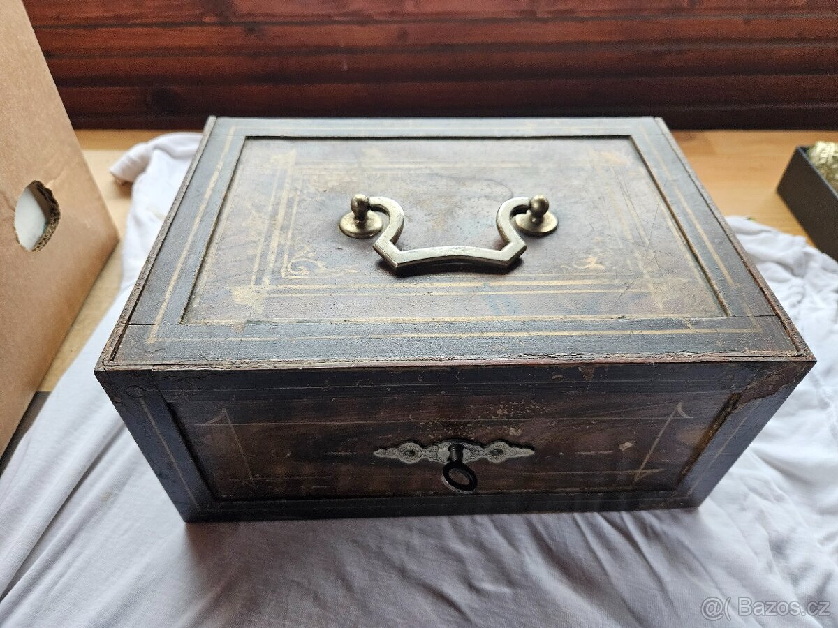 Prodám starožitný trezor