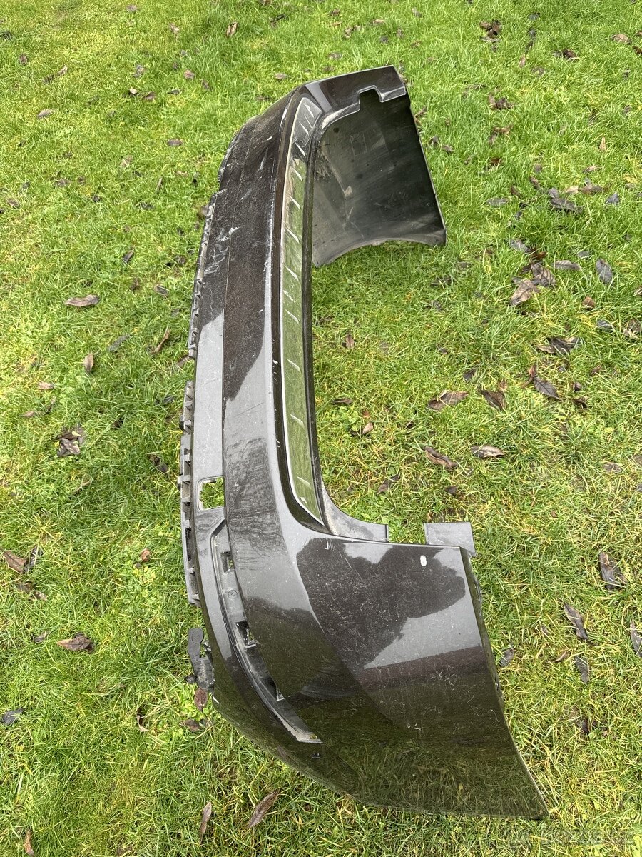 Zadní nárazník Škoda Superb III combi