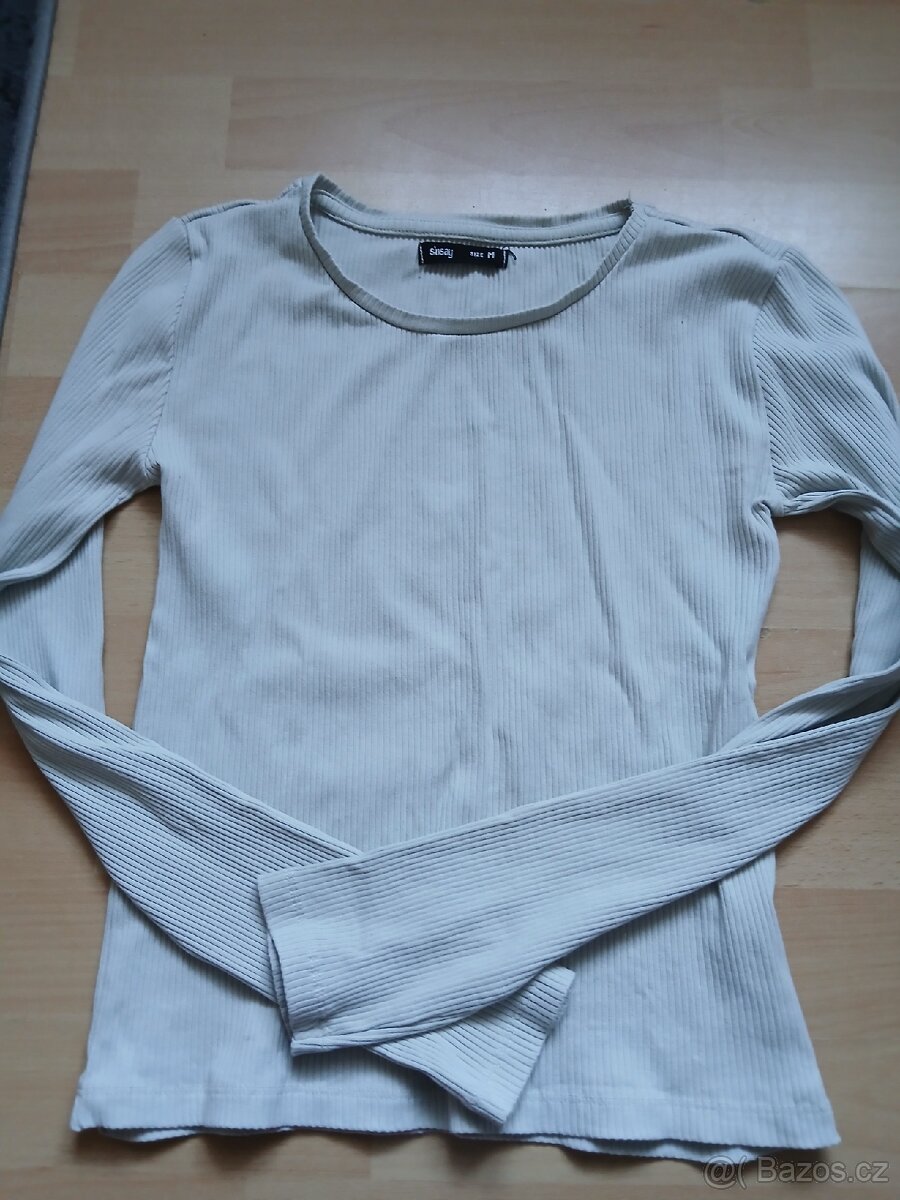 Světlé zelené triko