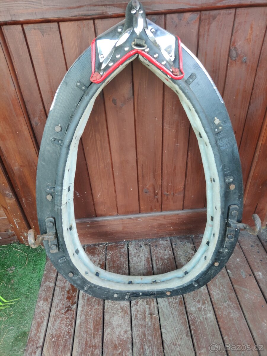 Koňský chomout