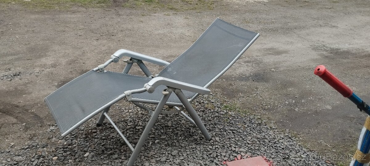 Prodáno..opalovací lehátko KETTLER