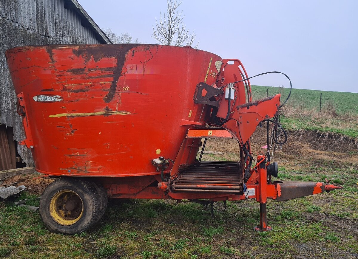 Kmný vůz