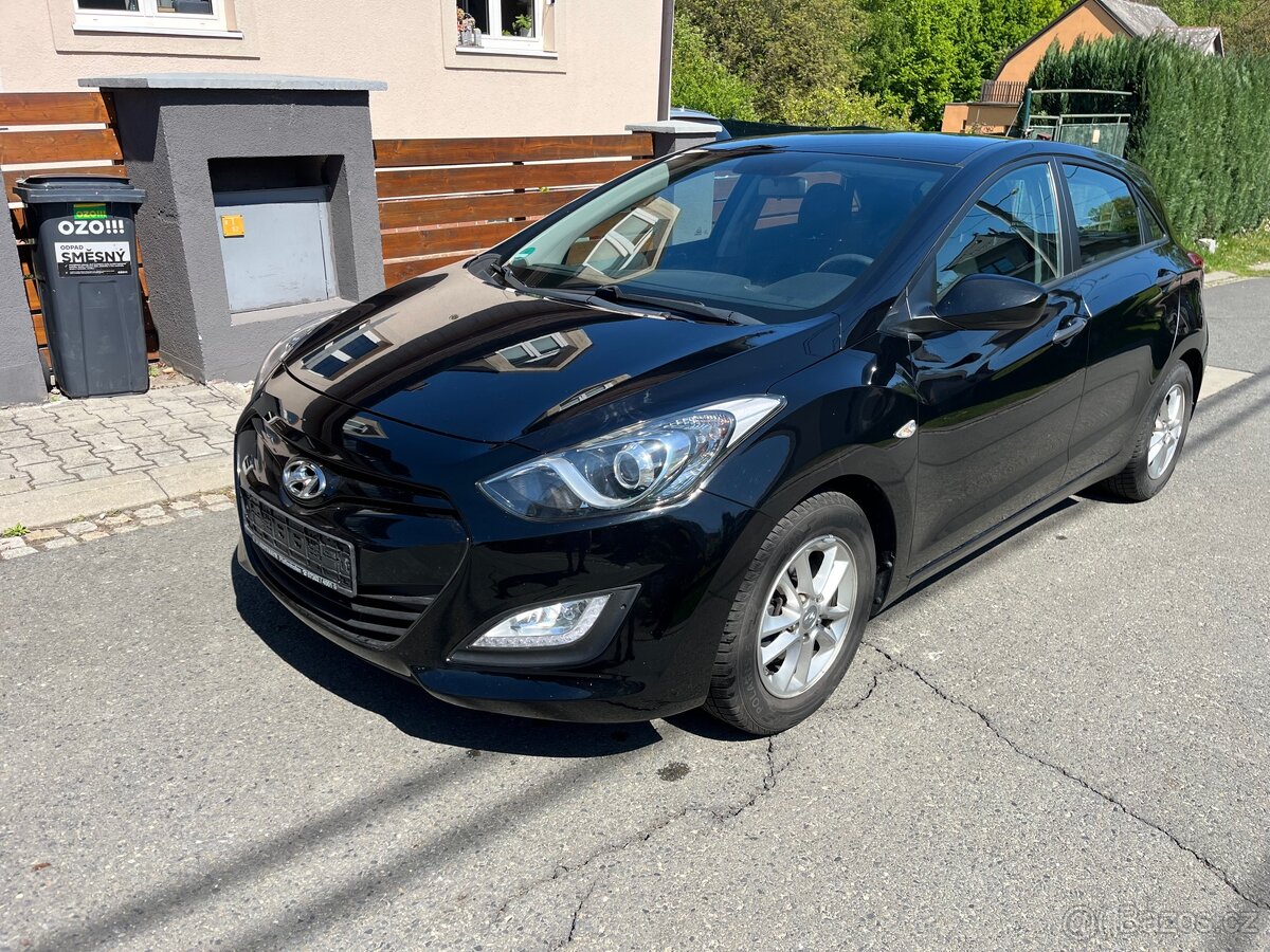 Hyundai i30 1.4, 73kw 1. Majitel.