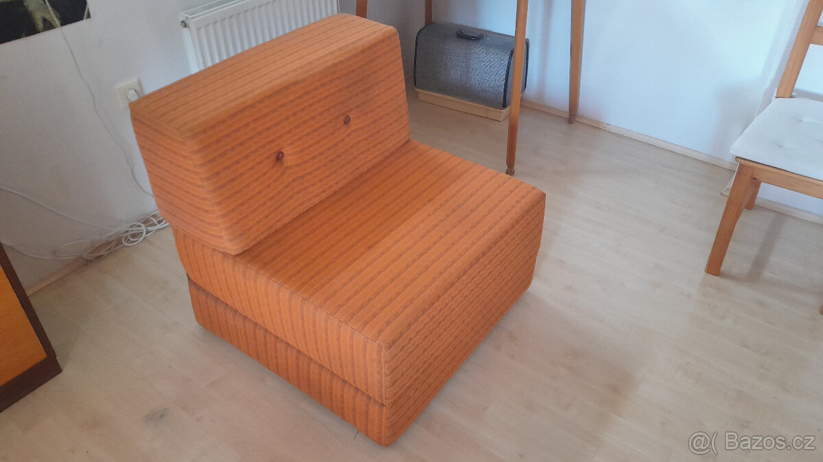 Retro rozkládací křeslo