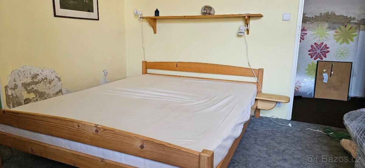 Prodám dvoupostel masiv