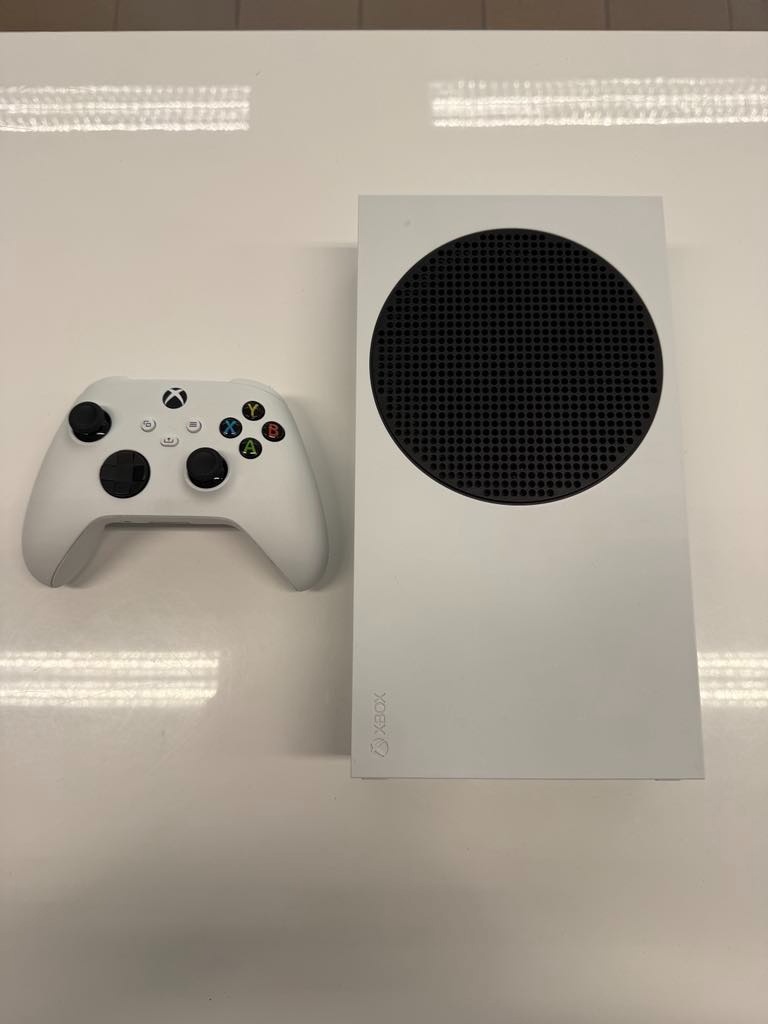 Xbox Series S 500GB + JOY